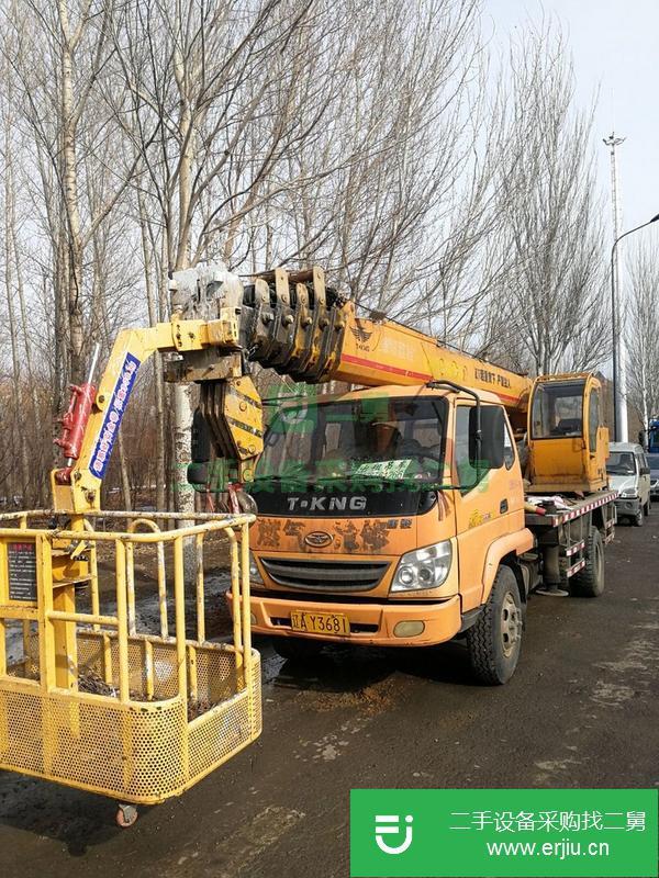 吉林出售二手的吊車，車況精品。