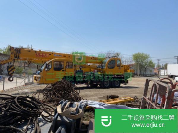 天津出售二手徐工吊車，手續(xù)齊全審車保險(xiǎn)到明年 上下車空調(diào)暖風(fēng)五個(gè)桿。
