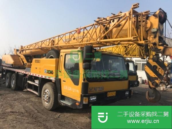 山東出售二手的徐工吊車，手續全,可以過戶,原車油漆