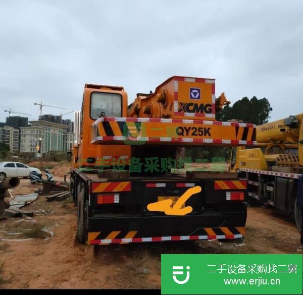 廣東出售二手徐工吊車(chē)發(fā)動(dòng)機(jī)很好,液壓部分很不錯(cuò),全車(chē)保養(yǎng)非常完美,沒(méi)有一點(diǎn)漏油。
