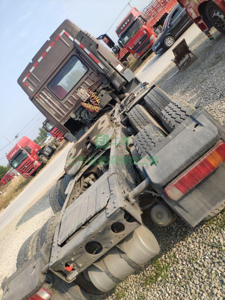 出售二手牽引車青島解放捍V400馬力牽引半掛車國五排放