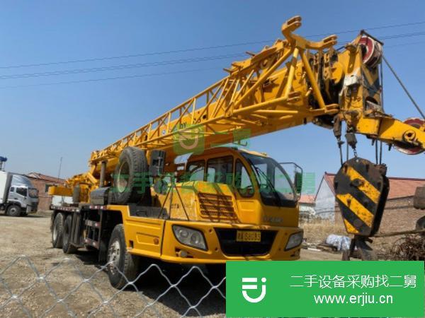 天津出售二手徐工吊車，手續(xù)齊全審車保險(xiǎn)到明年 上下車空調(diào)暖風(fēng)五個(gè)桿。