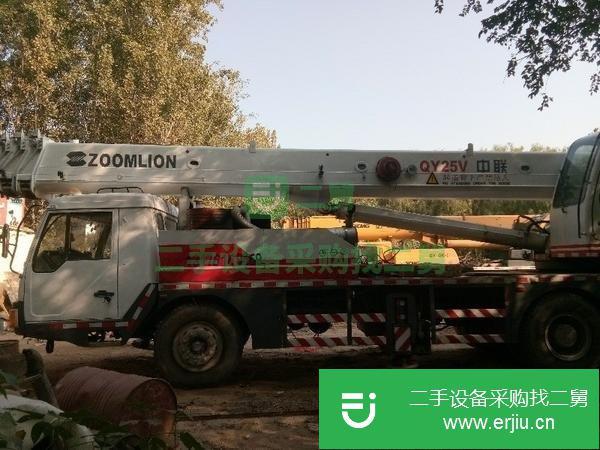 山東出售二手五節(jié)臂吊車(chē)