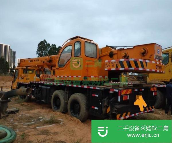 廣東出售二手徐工吊車(chē)發(fā)動(dòng)機(jī)很好,液壓部分很不錯(cuò),全車(chē)保養(yǎng)非常完美,沒(méi)有一點(diǎn)漏油。