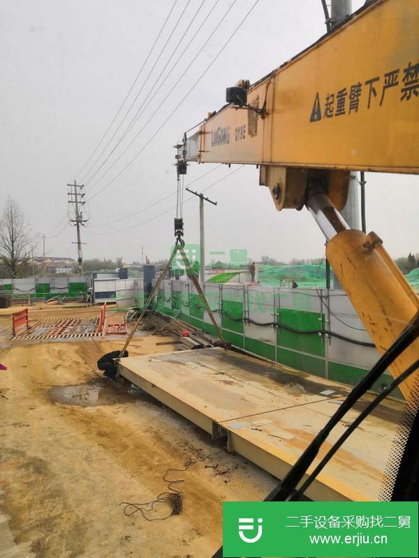江蘇出售轉(zhuǎn)讓8噸柳工吊車，原車漆。手續(xù)齊全可過戶。