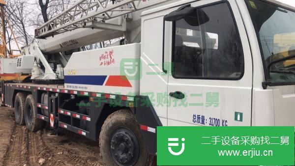 河南出售轉讓中聯吊車,上車推桿操作,電腦精準