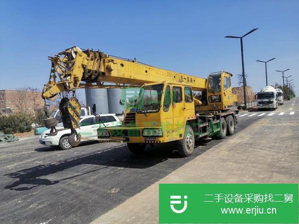河南出售二手徐工吊車，手續(xù)齊全，干活少車況好，全車不漏油，上車液壓空調(diào)