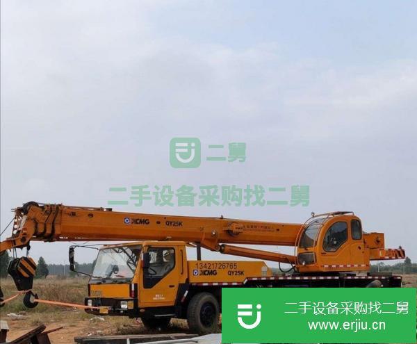 廣東出售二手徐工吊車(chē)發(fā)動(dòng)機(jī)很好,液壓部分很不錯(cuò),全車(chē)保養(yǎng)非常完美,沒(méi)有一點(diǎn)漏油。