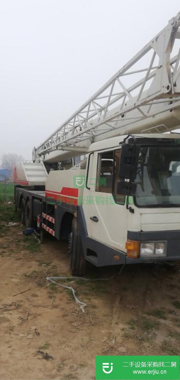 河南出售一臺中聯(lián)吊車25噸5節(jié)臂