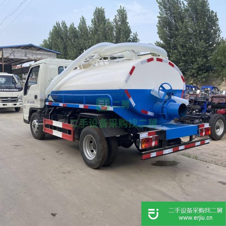 山東出售二手福田小卡5方吸糞車