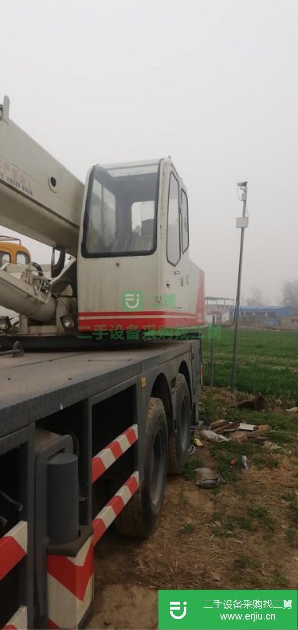 河南出售一臺中聯(lián)吊車25噸5節(jié)臂