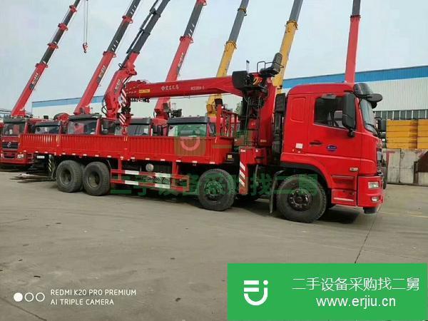 四川出售二手前四后八東風(fēng)吊車，玉柴290馬力。法斯特九檔。11.5噸后橋，一千一鋼絲胎300通體三層。帶原廠空調(diào)，電動(dòng)玻璃，四點(diǎn)懸浮氣囊座椅取力器遠(yuǎn)程油門。