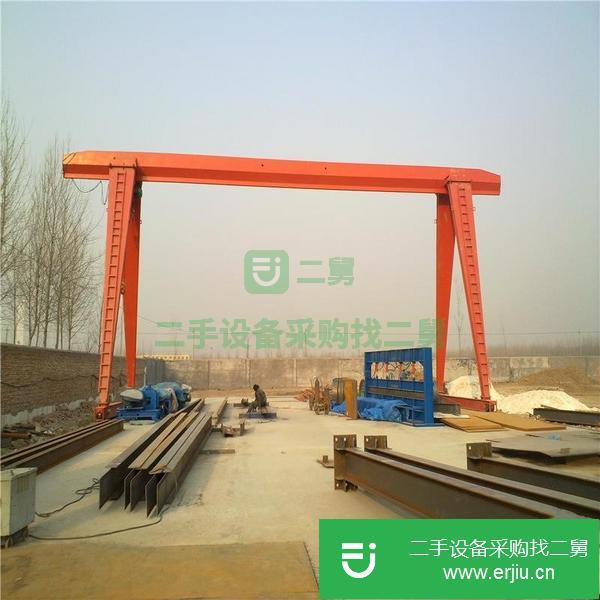 天津出售二手10噸30米全包廂式龍門吊