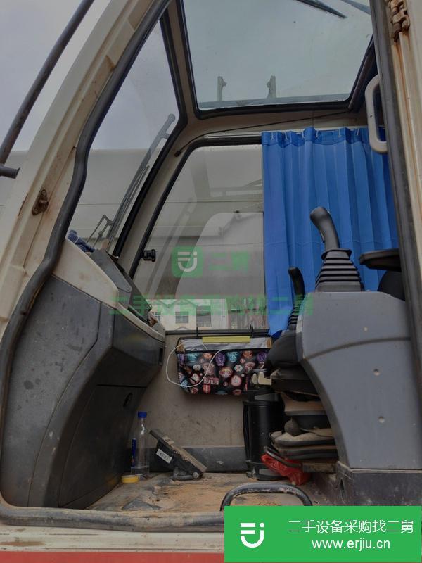廣西出售二手中聯(lián)吊車,先導操作 5節(jié)臂