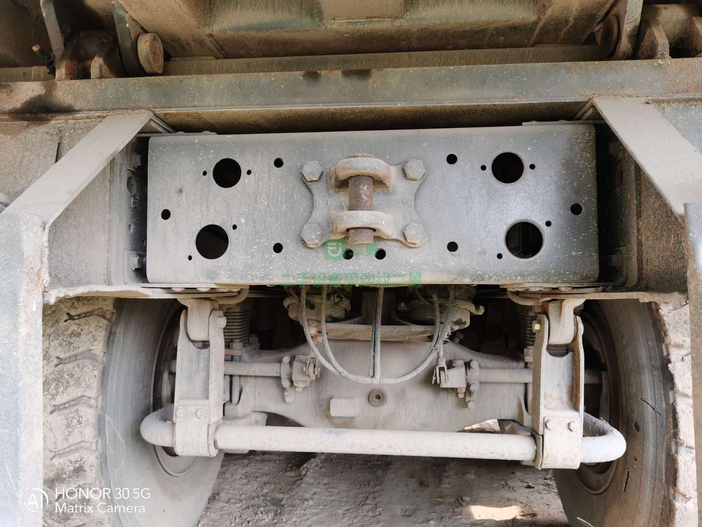 出售一臺18年6月豪沃后八輪5.8米大箱自卸車