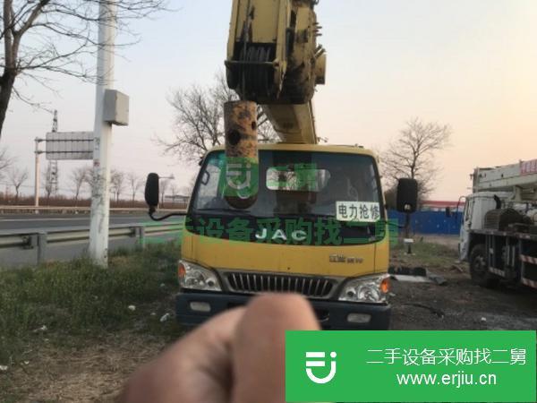 山東出售二手柳工吊車八噸四節臂,手續齊全,濰坊戶,必須過戶,保險剛買一個多月,車況非常好,高速輕松跑一百碼