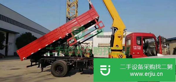 黑龍江出售二手的吊車，東風專底玉柴160馬力,貨廂5.6米,選配騰宇8噸4節臂