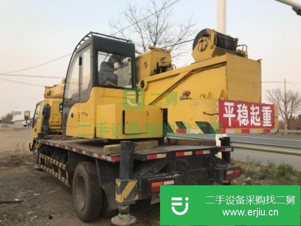 山東出售二手柳工吊車八噸四節臂,手續齊全,濰坊戶,必須過戶,保險剛買一個多月,車況非常好,高速輕松跑一百碼