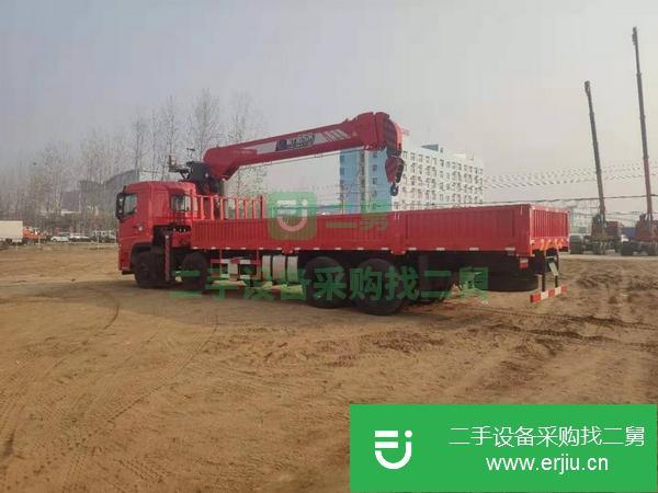 四川出售二手前四后八東風(fēng)吊車，玉柴290馬力。法斯特九檔。11.5噸后橋，一千一鋼絲胎300通體三層。帶原廠空調(diào)，電動(dòng)玻璃，四點(diǎn)懸浮氣囊座椅取力器遠(yuǎn)程油門。