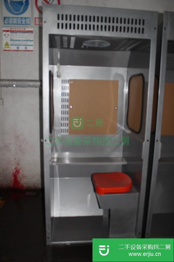 廣東出售二手逸安施工電梯,三驅(qū)動,高度100米,附墻、電纜等配件一應齊全。