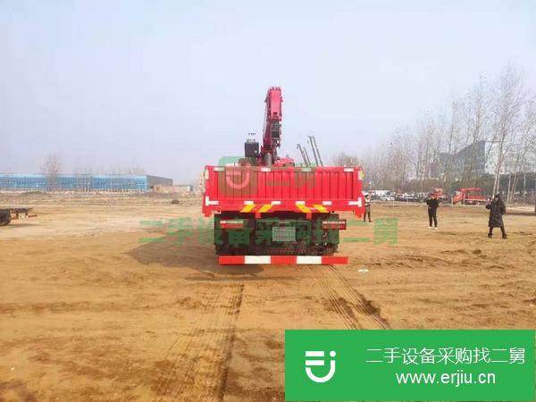 四川出售二手前四后八東風(fēng)吊車，玉柴290馬力。法斯特九檔。11.5噸后橋，一千一鋼絲胎300通體三層。帶原廠空調(diào)，電動(dòng)玻璃，四點(diǎn)懸浮氣囊座椅取力器遠(yuǎn)程油門。