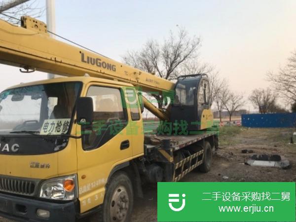 山東出售二手柳工吊車八噸四節臂,手續齊全,濰坊戶,必須過戶,保險剛買一個多月,車況非常好,高速輕松跑一百碼