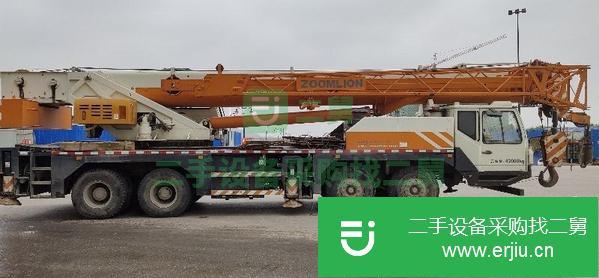 河南出售中聯(lián)吊車，手續(xù)齊全無事故