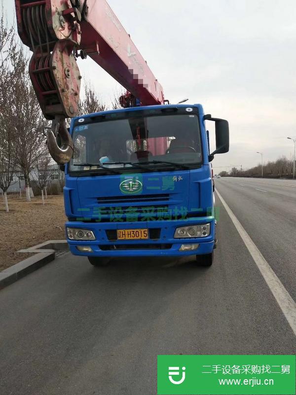 湖南出售二手解放底盤，古河12噸吊車