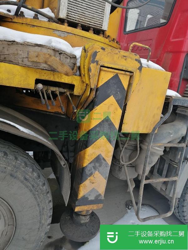 北京出售二手的吊車，25噸6節(jié)臂隨車吊，6條支腿