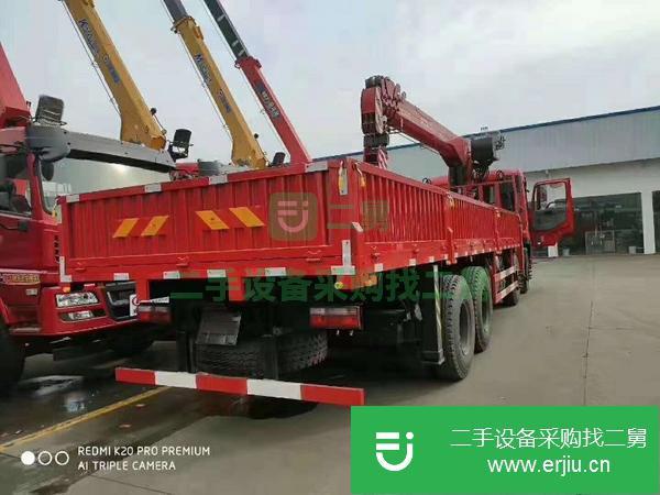 浙江出售二手吊車，東風D7L前四后八,玉柴290馬力,上裝宏昌天馬12噸5節臂,貨箱8.3米
