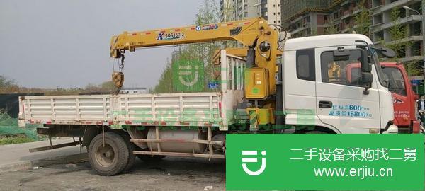 四川出售二手徐工吊車(chē)，190馬力康明斯電噴發(fā)動(dòng)機(jī)燒尿素
