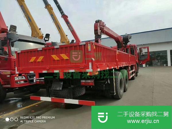 四川出售二手前四后八東風(fēng)吊車，玉柴290馬力。法斯特九檔。11.5噸后橋，一千一鋼絲胎300通體三層。帶原廠空調(diào)，電動(dòng)玻璃，四點(diǎn)懸浮氣囊座椅取力器遠(yuǎn)程油門。