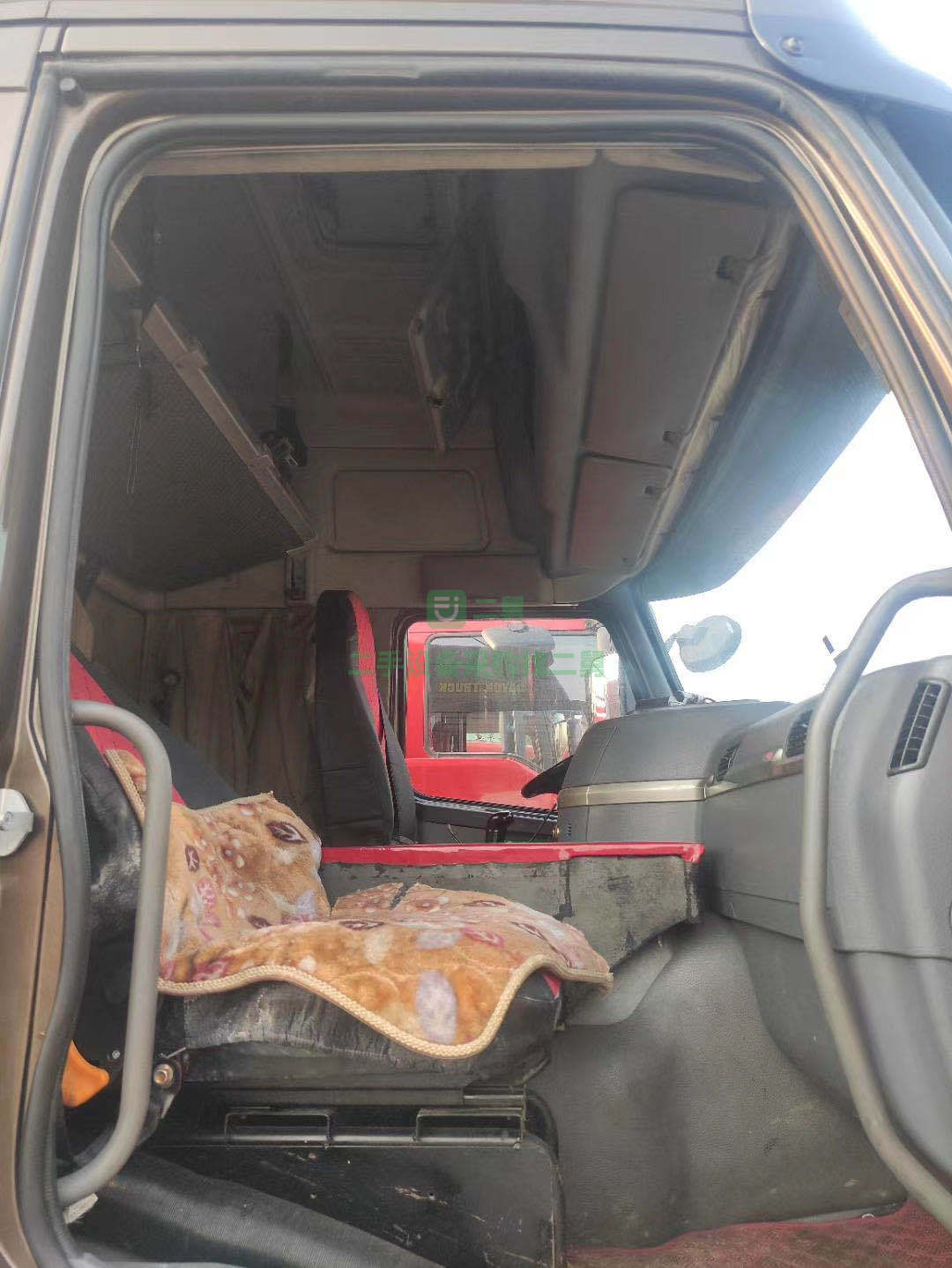 出售一臺極品濰柴大運兩年十個月大運牽引車，430馬力