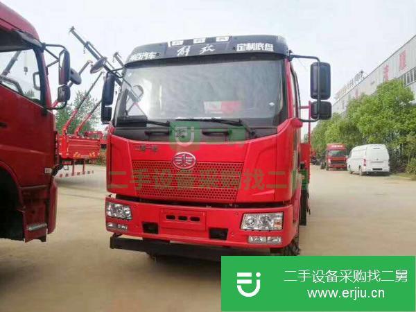 四川出售二手解放吊車，上裝三一帕爾菲格八噸吊機，配置高性能強
