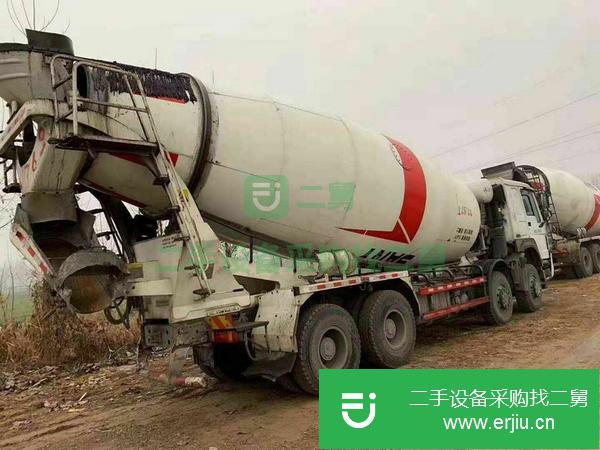 山東出售二手豪沃攪拌車 包提檔過戶，支持分期付款