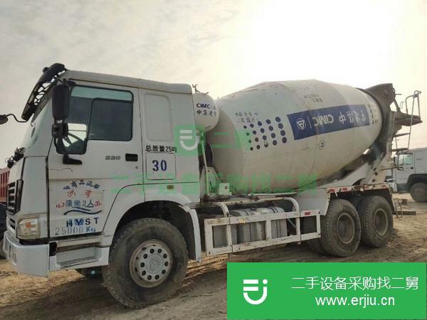 云南出售二手豪沃大12方攪拌車