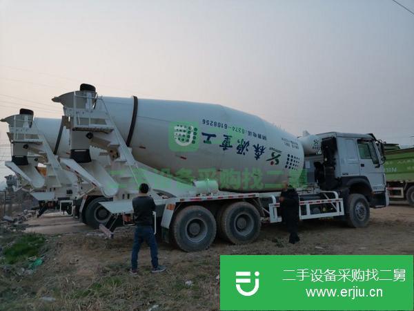 天津出售二手重汽豪沃大14方混凝土攪拌車