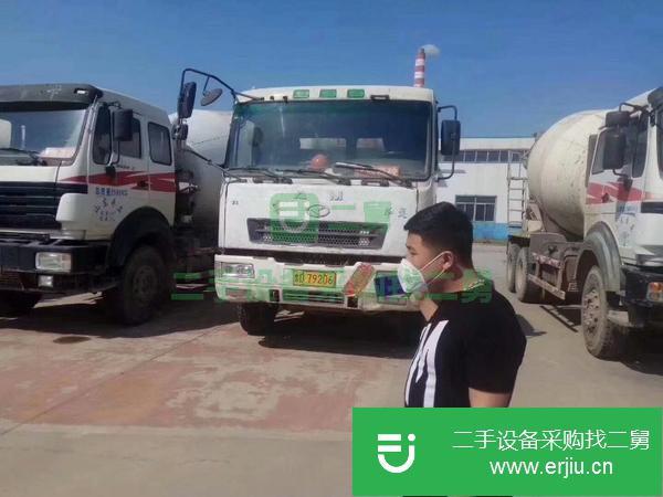 河北出售二手豪沃混泥土攪拌車