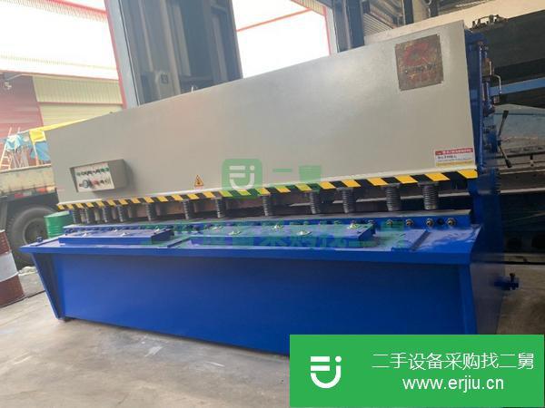 廣東出售二手貝力100t*3200折彎?rùn)C(jī),刀模齊全,性能完美。