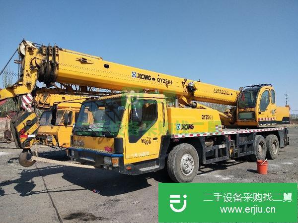 內蒙古出售二手吊車，33米大臂，車沒毛病，無事故