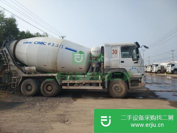 西藏出售二手大12方豪沃攪拌車