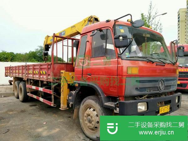 四川出售二手的吊車，康明斯240馬力