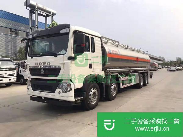 云南出售二手重汽豪沃前四后八油罐車