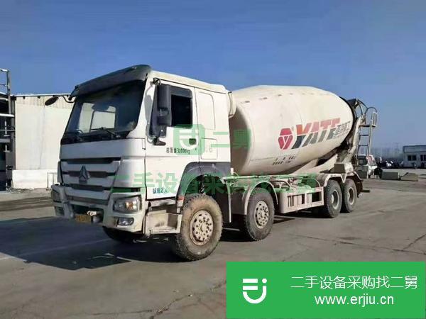 湖北出售18年豪沃?jǐn)嚢柢?chē)，亞特上裝大20拉22方，跑了2萬(wàn)公里