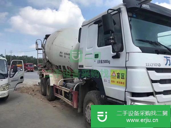 貴州出售二手豪沃攪拌車，亞特上裝，大12方，沒洗車，原車原況