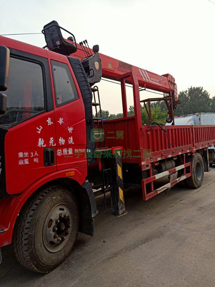 山東出售二手的19年三一8噸自備吊車5節臂