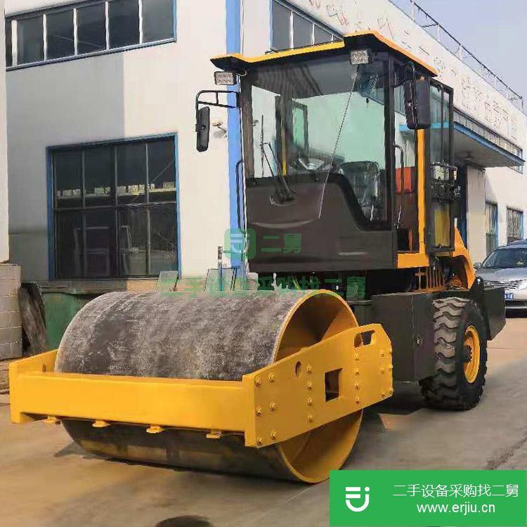 山東出售二手座駕式振動壓路機