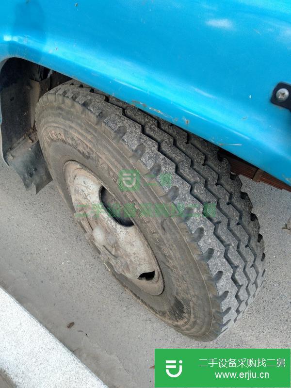 山東出售八噸吊車一輛
