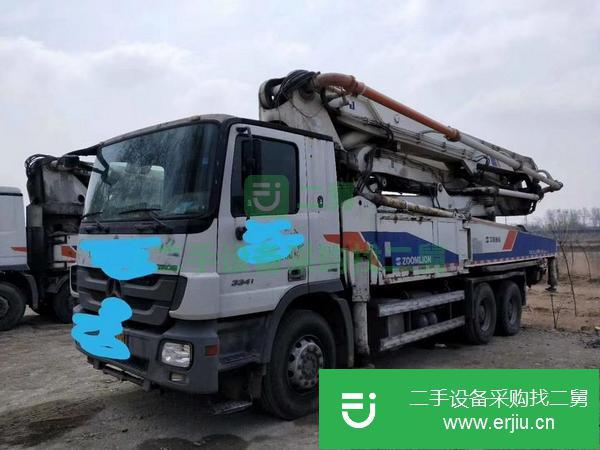 上海出售混凝土泵車，叉腿三橋五節臂，泵送30多萬方，手續齊全