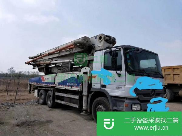 上海出售混凝土泵車，叉腿三橋五節臂，泵送30多萬方，手續齊全